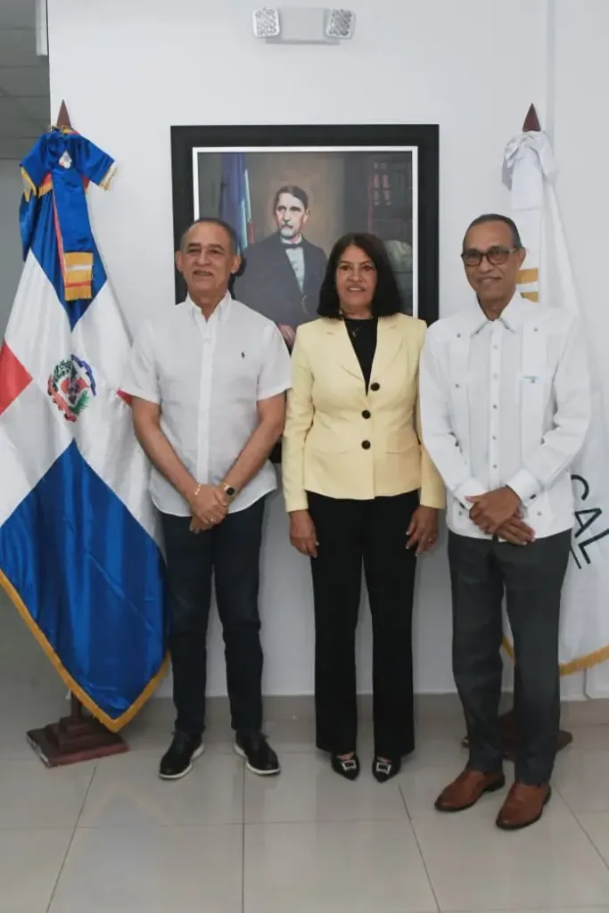 Desde la izquierda, los doctores José Luis López, Vilma Guerrero y Milton Pinedo.