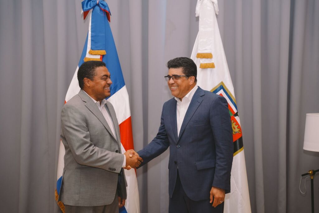 Dío Astacio y José P. Monegro durante encuentro en Santo Domingo Este