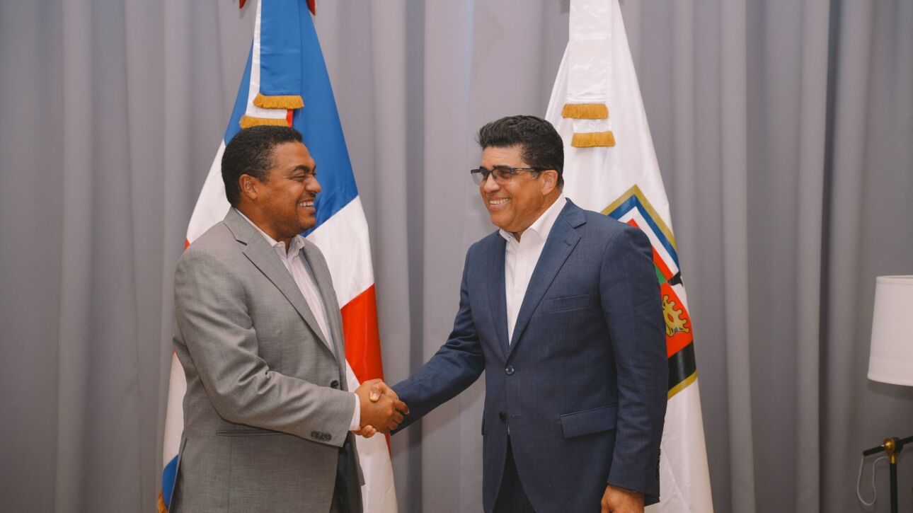 Dío Astacio y José P. Monegro durante encuentro en Santo Domingo Este