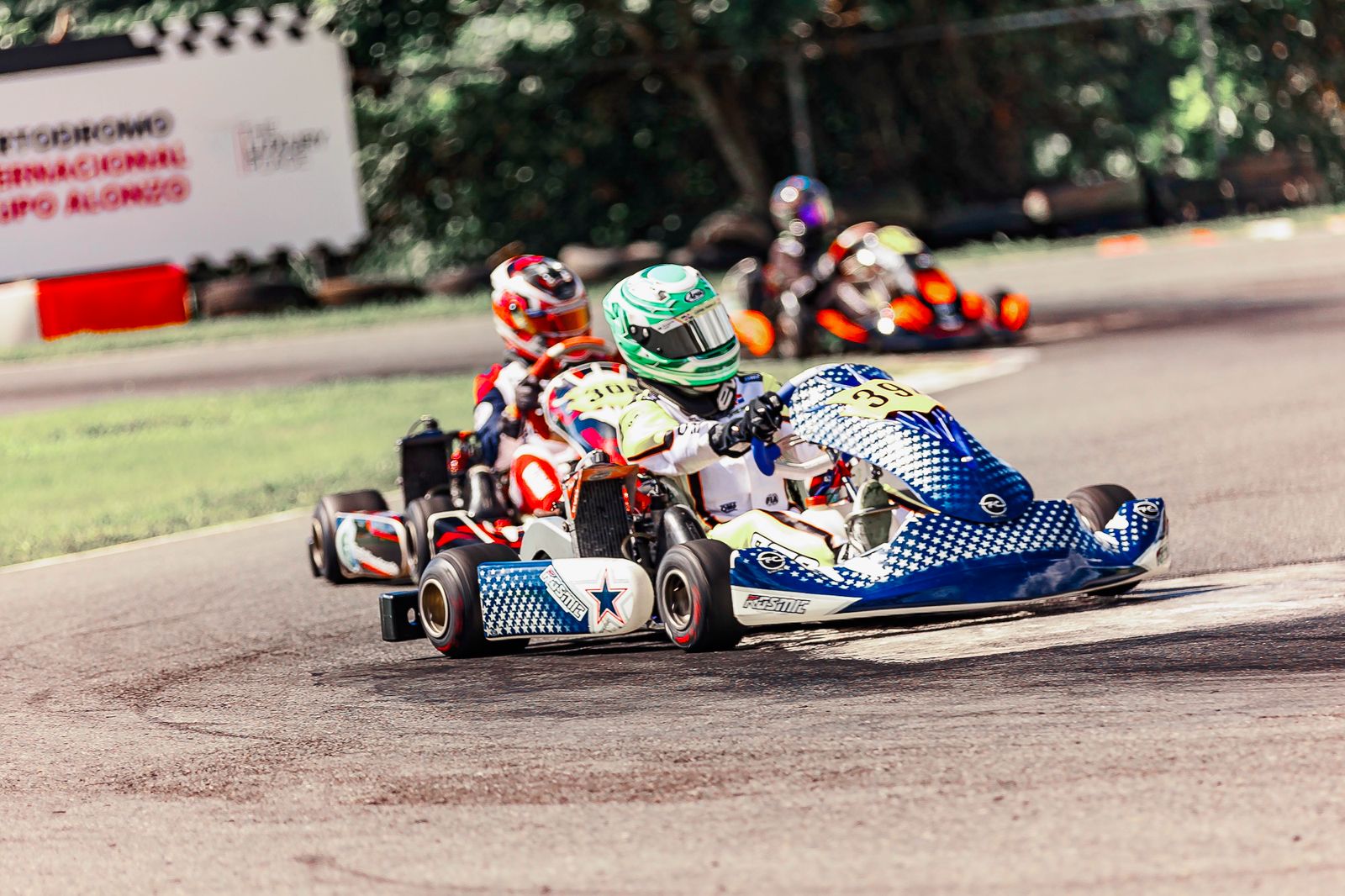 Luis Alejandro Cifre compite en el Kartódromo United Petroleum, Sierra Prieta