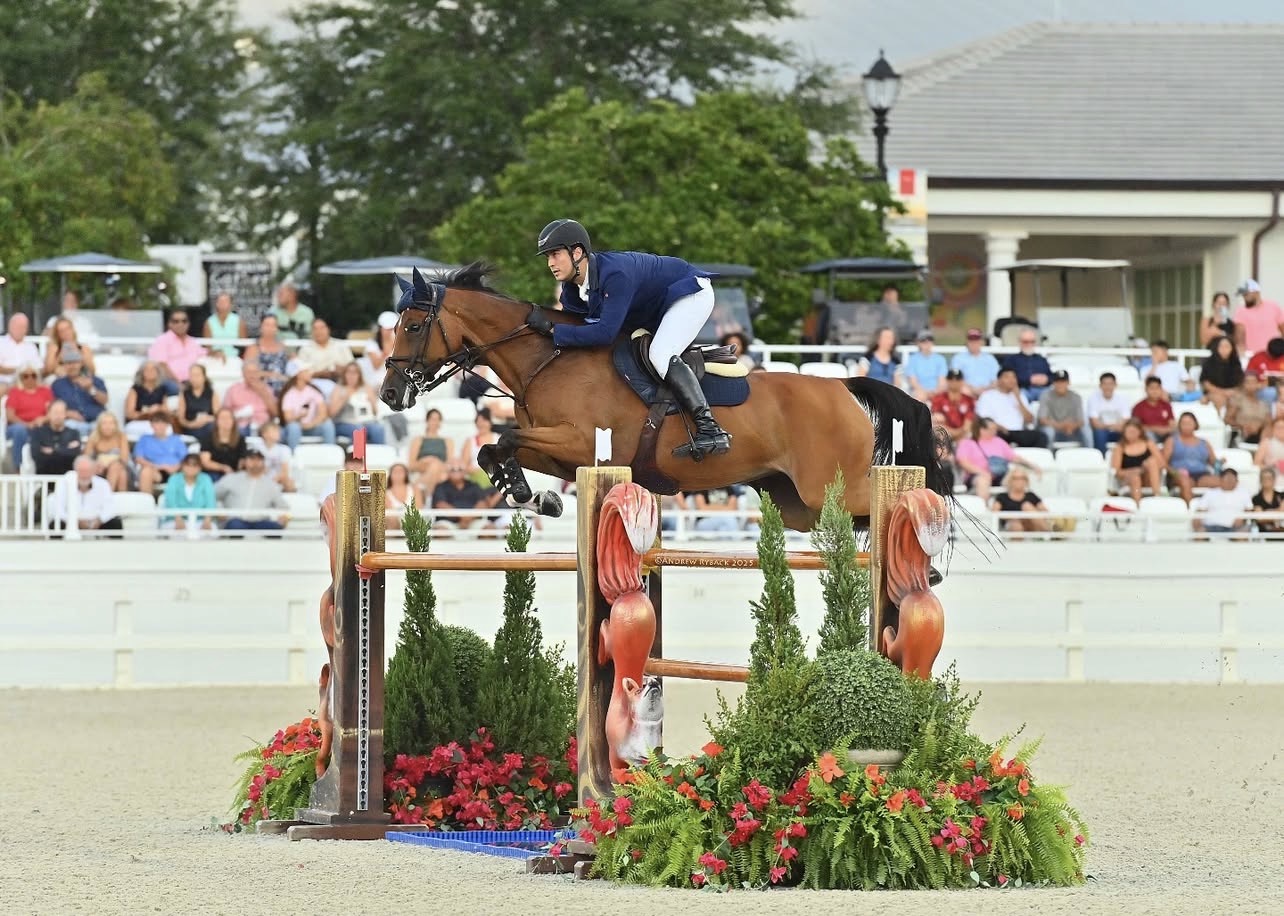 Juan José Bancalari durante la ceremonia de premiación en Ocala, Florida