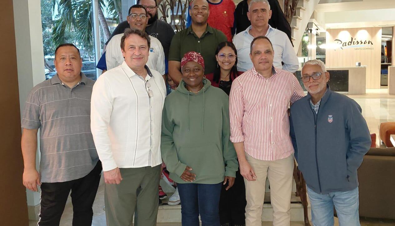 Miguel Rivera y Mario García de la Torre con directivos de Centroamérica y el Caribe