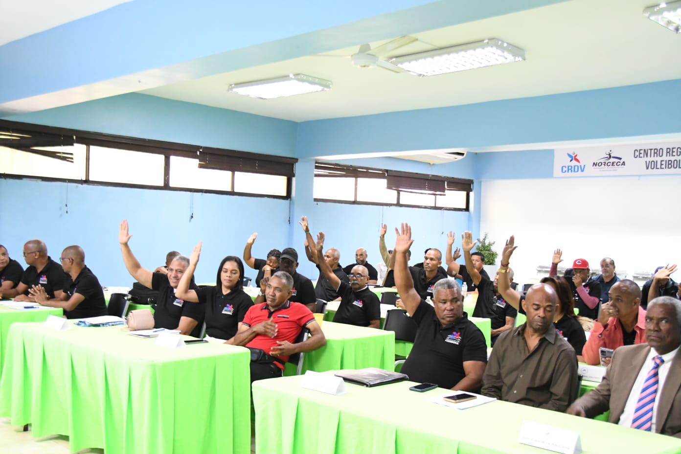 Rubén García presidente de FEDOBOXA dirigiéndose a la asamblea
