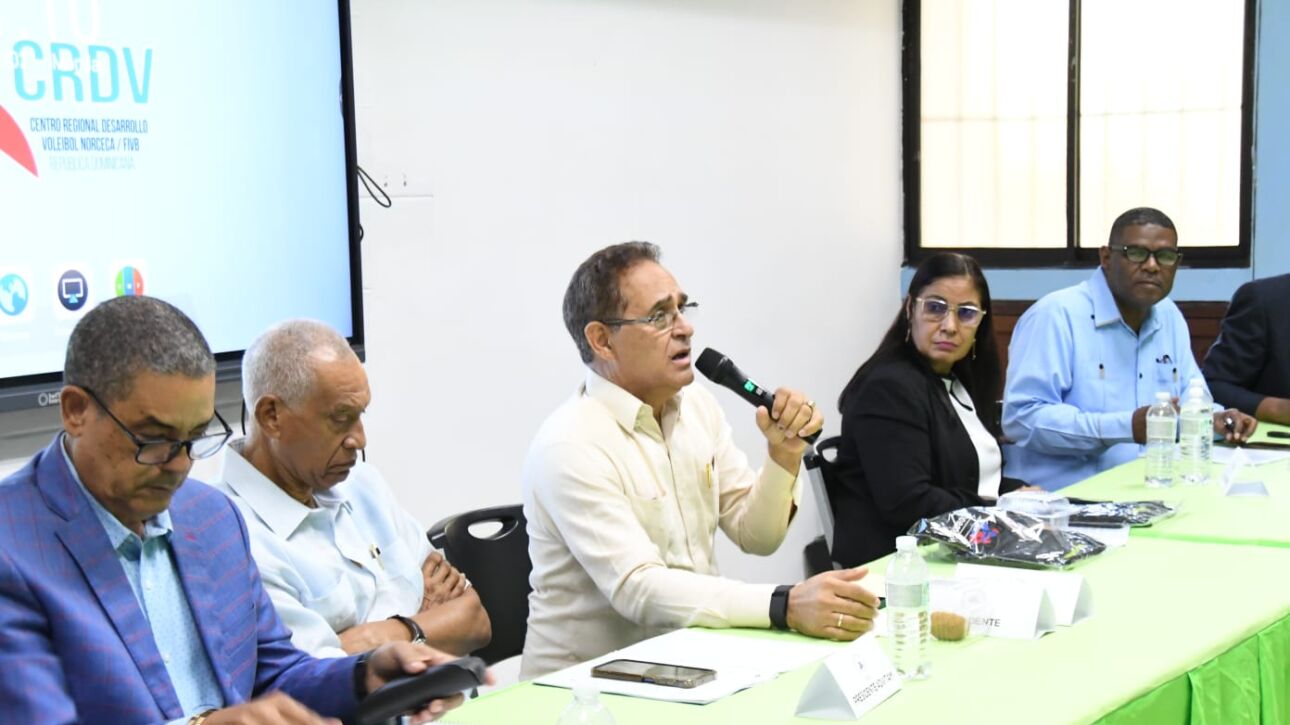 Delegados en la asamblea anual de FEDOBOXA 2025