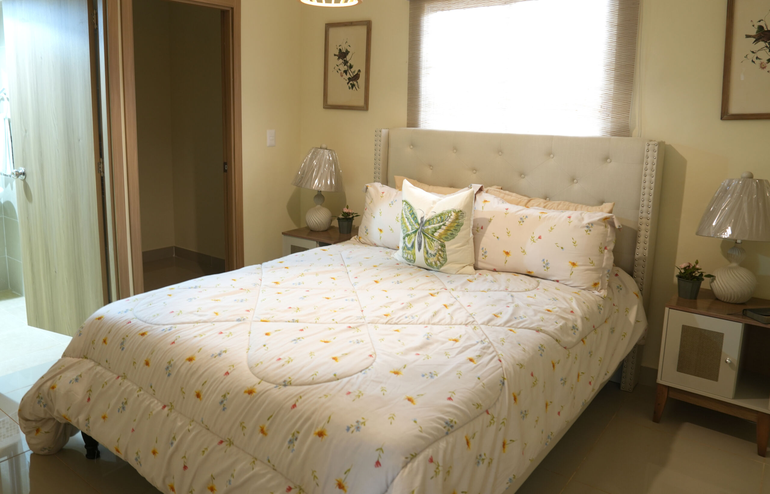 Vista de edificaciones y áreas de la villa de atletas cercana al Parque del Este.