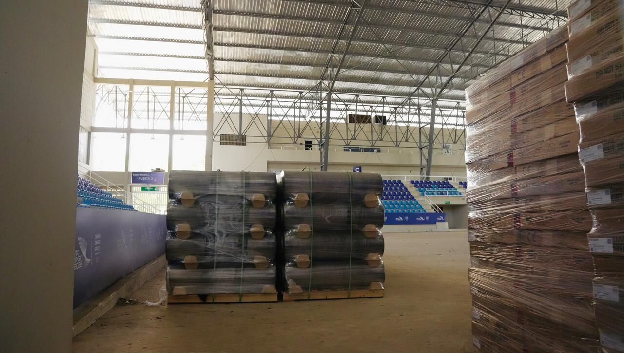 Parte del equipamiento del Pabellón de Voleibol que será utilizado en las competencias correspondientes a los XXV Juegos Centroamericanos y del Caribe Santo Domingo 2026.