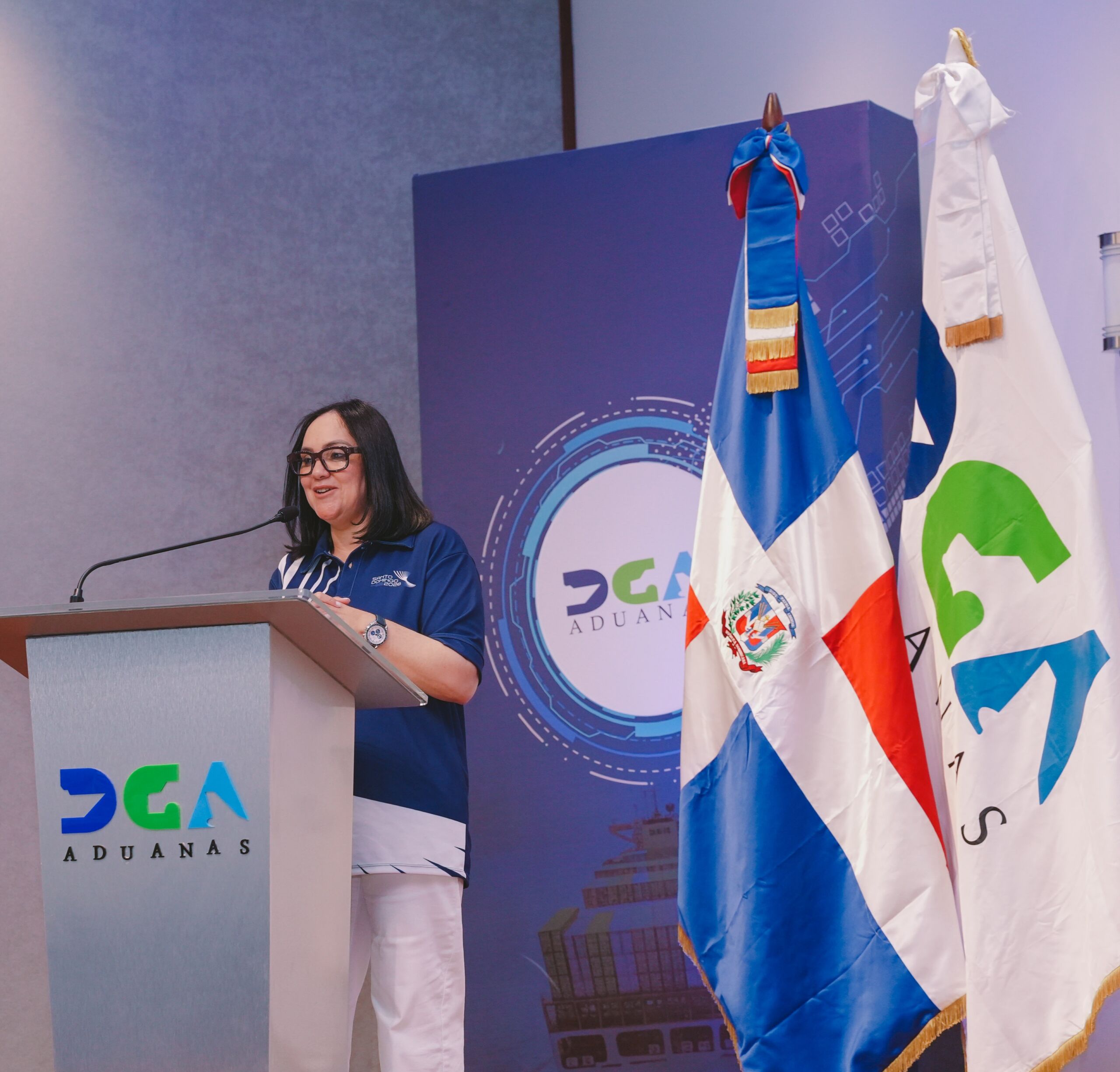 Elizabeth Mena se dirige a voluntarios de Santo Domingo 2026 en curso de capacitación