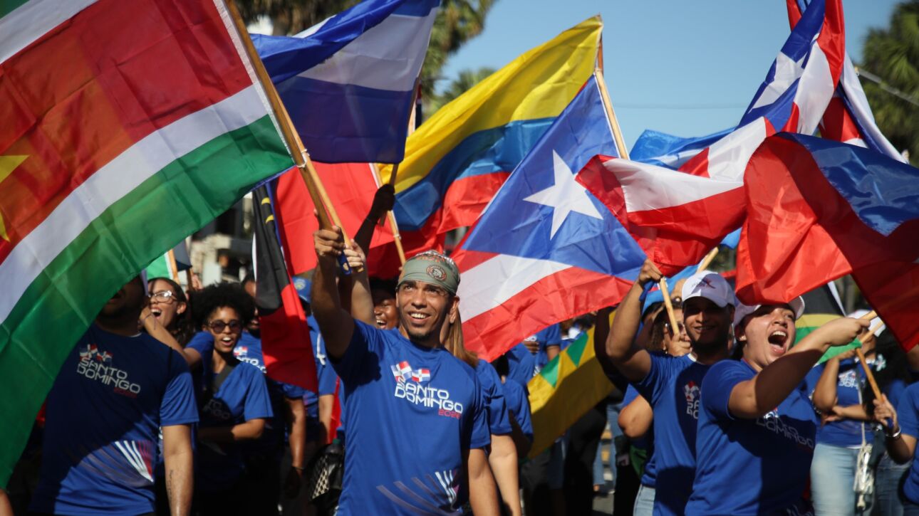 Aspirantes a voluntarios de los Juegos Centroamericanos y del Caribe Santo Domingo 2026 durante una sesión de capacitación.